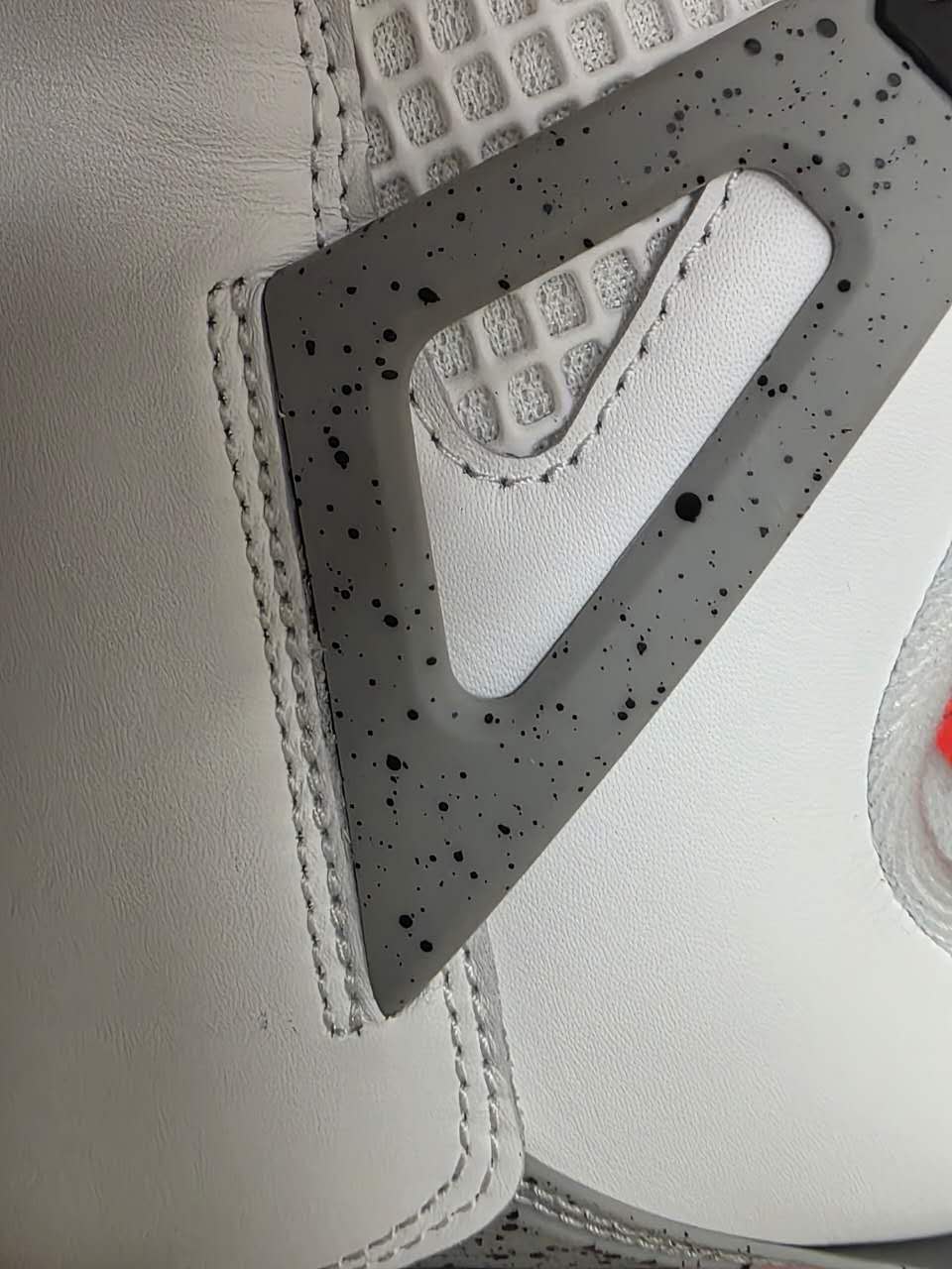 Air Jordan 4 Retro White Cement 2025