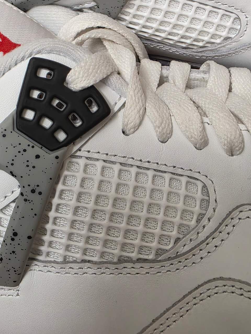 Air Jordan 4 Retro White Cement 2025